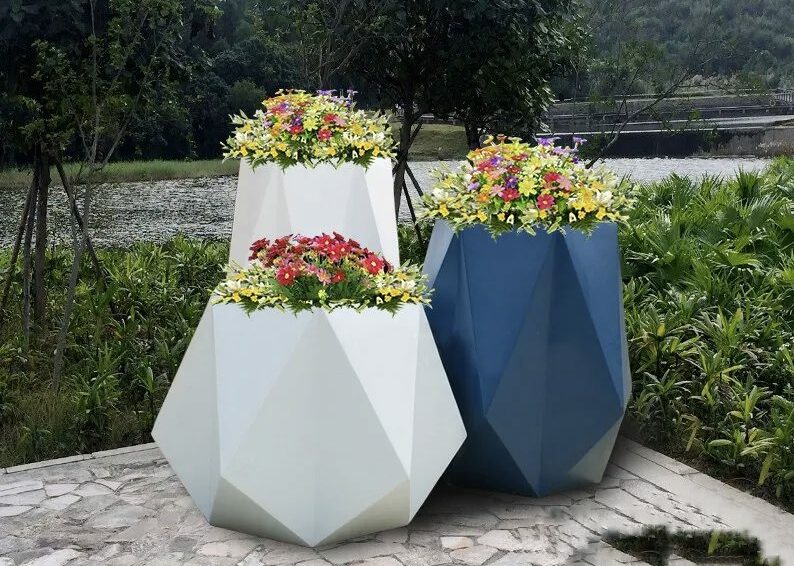 Geometric fiberglass flowerpot (2)