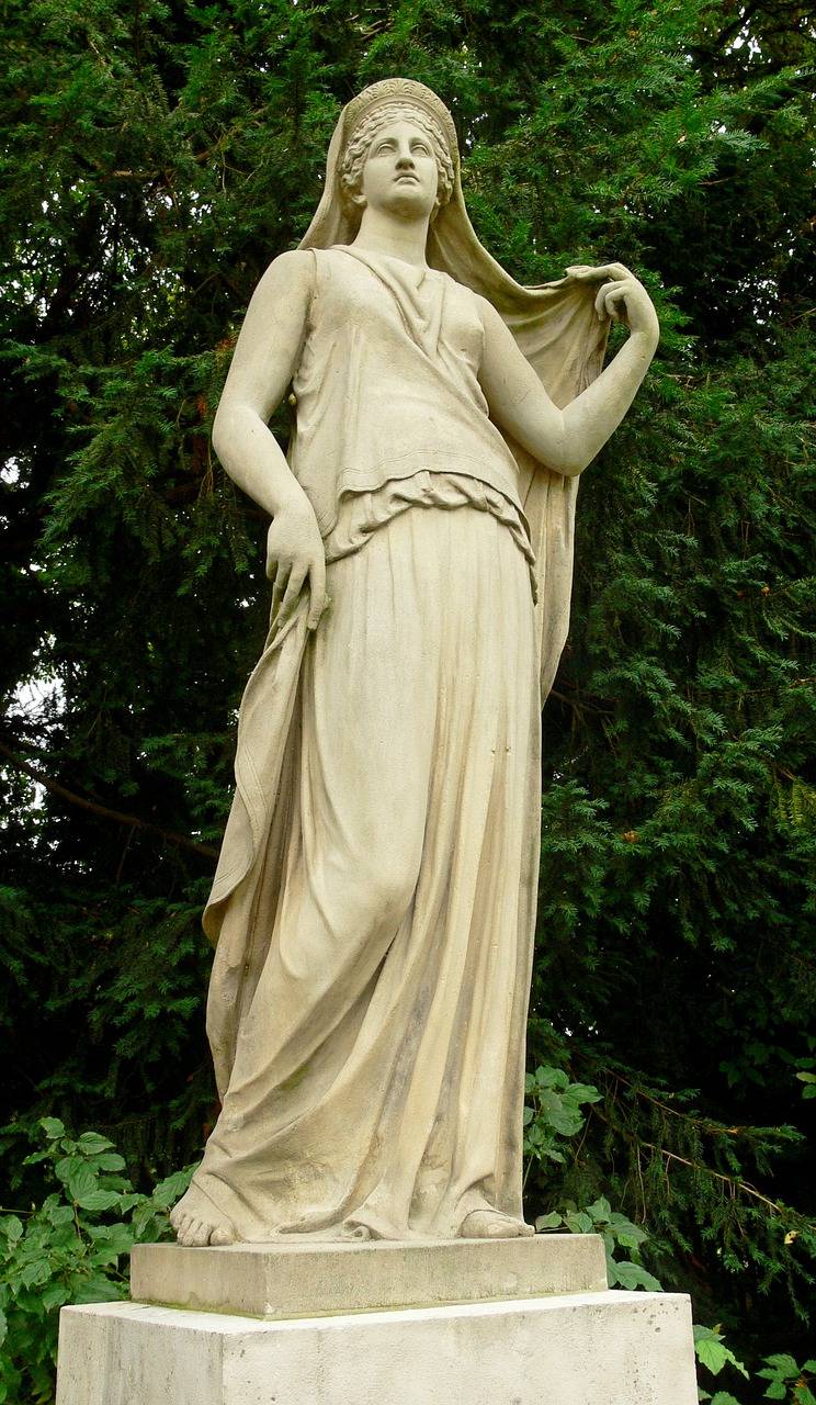 garden Juno statue marble