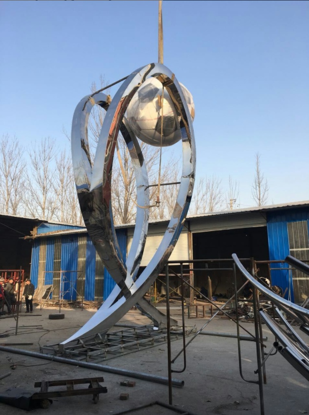 factory stainless steel Football sculpture (1)